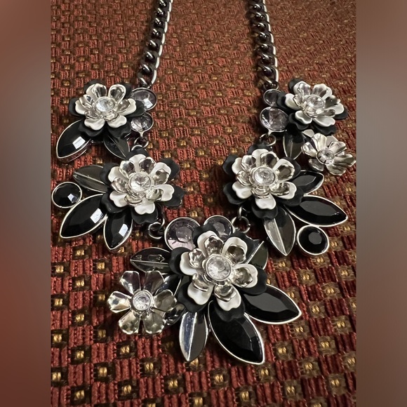 Floral Silver Statement Necklace - Picture 4 of 6